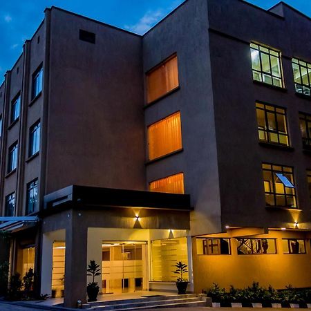 Canary Hotel Kampala Exterior foto